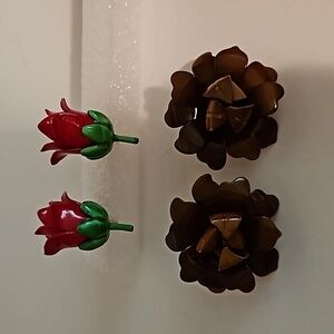 Vintage 2 Pair Metal Enamel Flower Clip-on Earrings